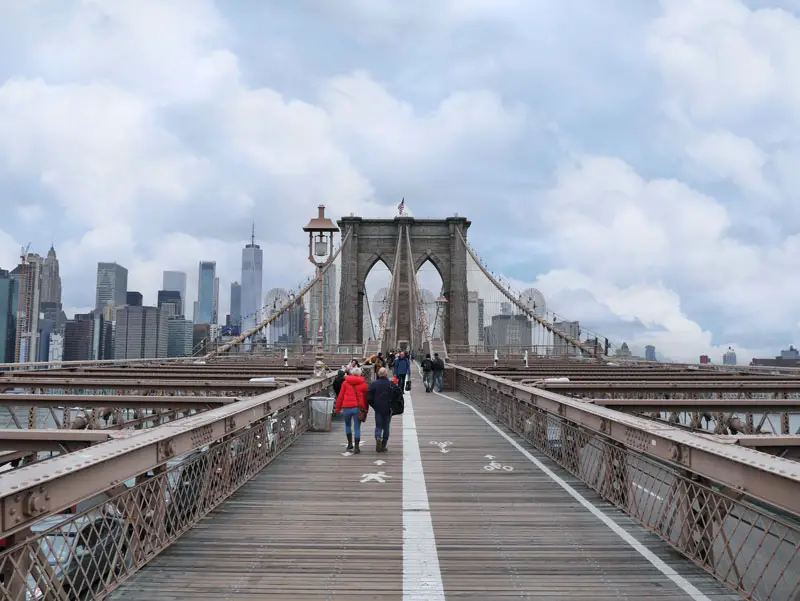 NYC with Kids: 10 Tips for Walking Across Brooklyn Bridge