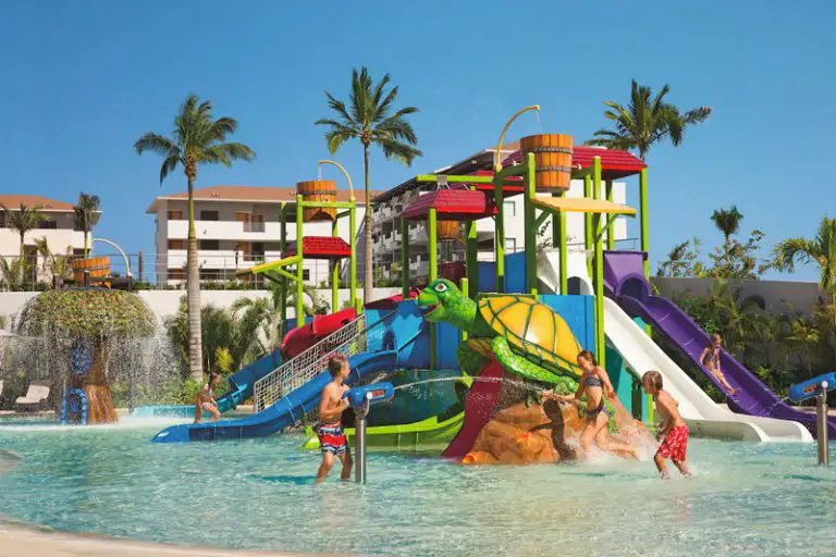 11 Best Cancun Family Resorts with Water Parks in 2024