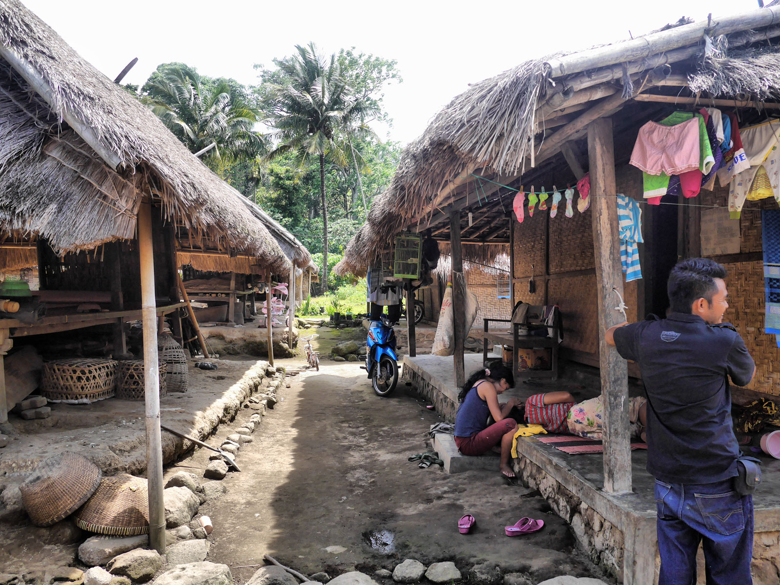 Meeting the Local People at Senaru Village, Lombok & The Gili Islands ...